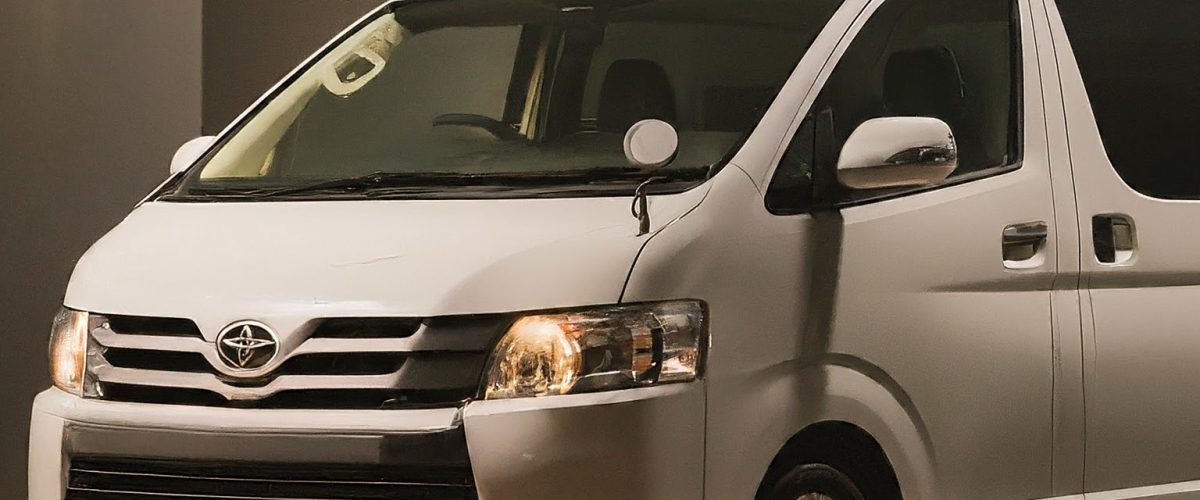 Rental Mobil Toyota Hiace -